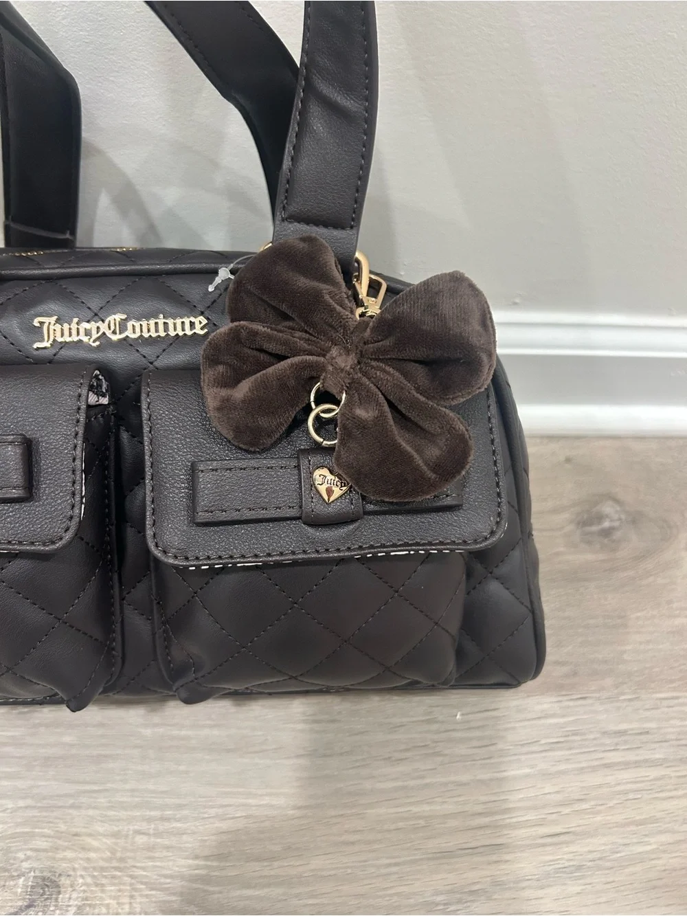 NWT JUICY COUTURE CUTESY CARGO BOWLERS SHOULDER BAG PURSE W BOW CHARM BROWN